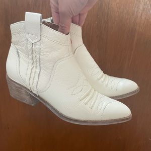 Zodiac Kelsey Boots